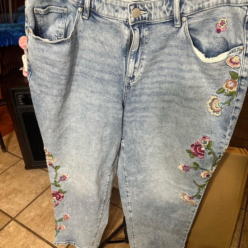Floral Embroidered Light Blue Jeans